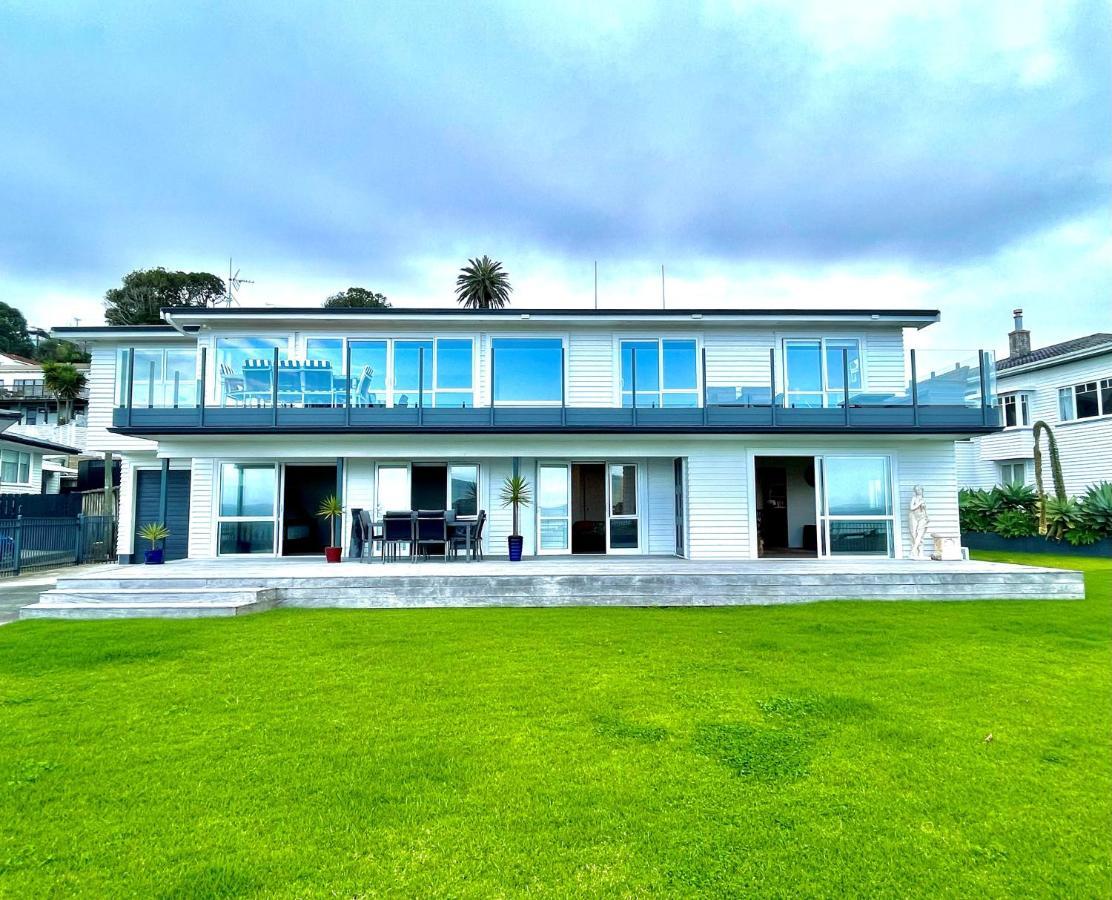 Beach Front Resort! Maraetai Exterior foto